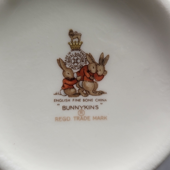 Royal Doulton Bunnykins fine china double handle cup - Picture 4 of 6